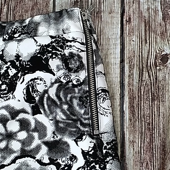 Topshop black and white floral pants size 2 - Picture 3 of 6